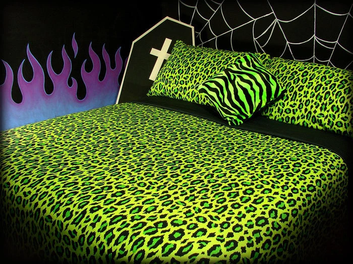 Best deal π HELLS BLANKETS Gothic Homewares Acid Leopard | QUEEN QUILT SET π€© 6 Best deal π HELLS BLANKETS Gothic Homewares Acid Leopard | QUEEN QUILT SET π€© - Image 5