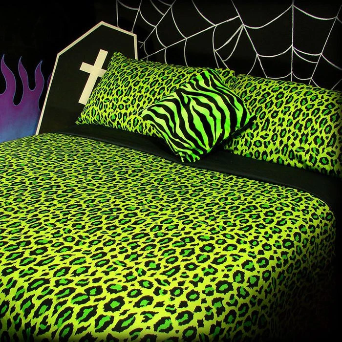 Best deal π HELLS BLANKETS Gothic Homewares Acid Leopard | QUEEN QUILT SET π€© 5 Best deal π HELLS BLANKETS Gothic Homewares Acid Leopard | QUEEN QUILT SET π€© - Image 4