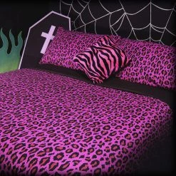 New 👏 HELLS BLANKETS All 🍬 Candy Leopard | QUEEN QUILT SET 🔔 -DECOR Sales Store hells blankets candy leopard quilt set 9 4 700x700